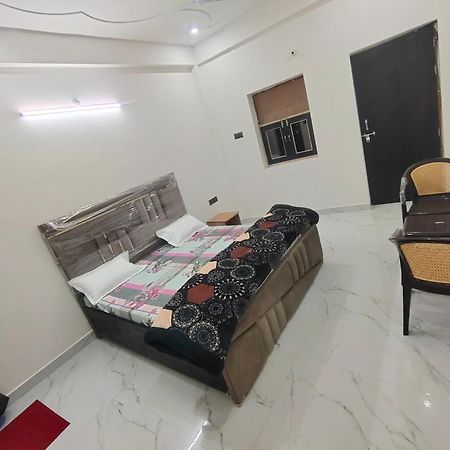 Hotel Bhavana Bhawan à Vrindāvan Extérieur photo