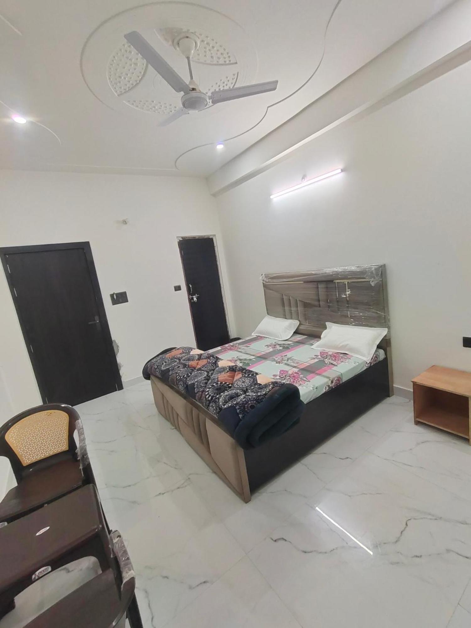 Hotel Bhavana Bhawan à Vrindāvan Extérieur photo